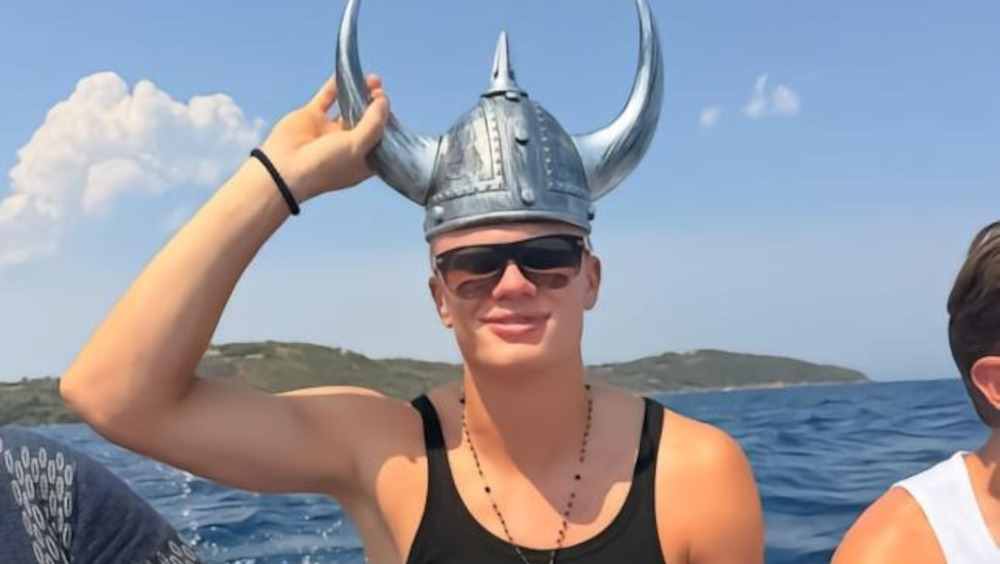 Erling Haaland Celebra Su 26 Cumpleaños con una Foto Inspirada en Vikingos